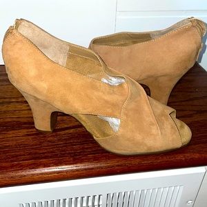 Leather aerosole sandals size 9